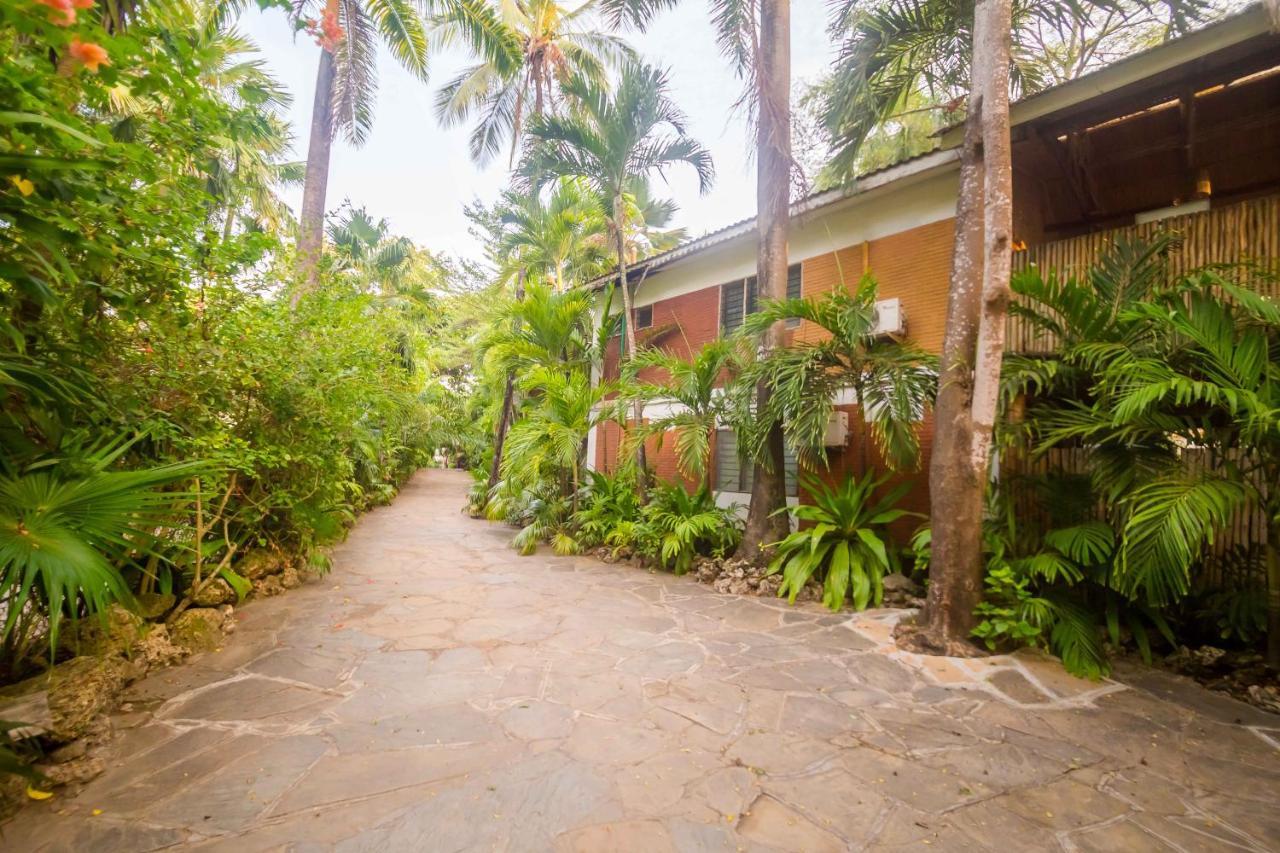 Ziwa Beach Resort Bamburi Exterior photo